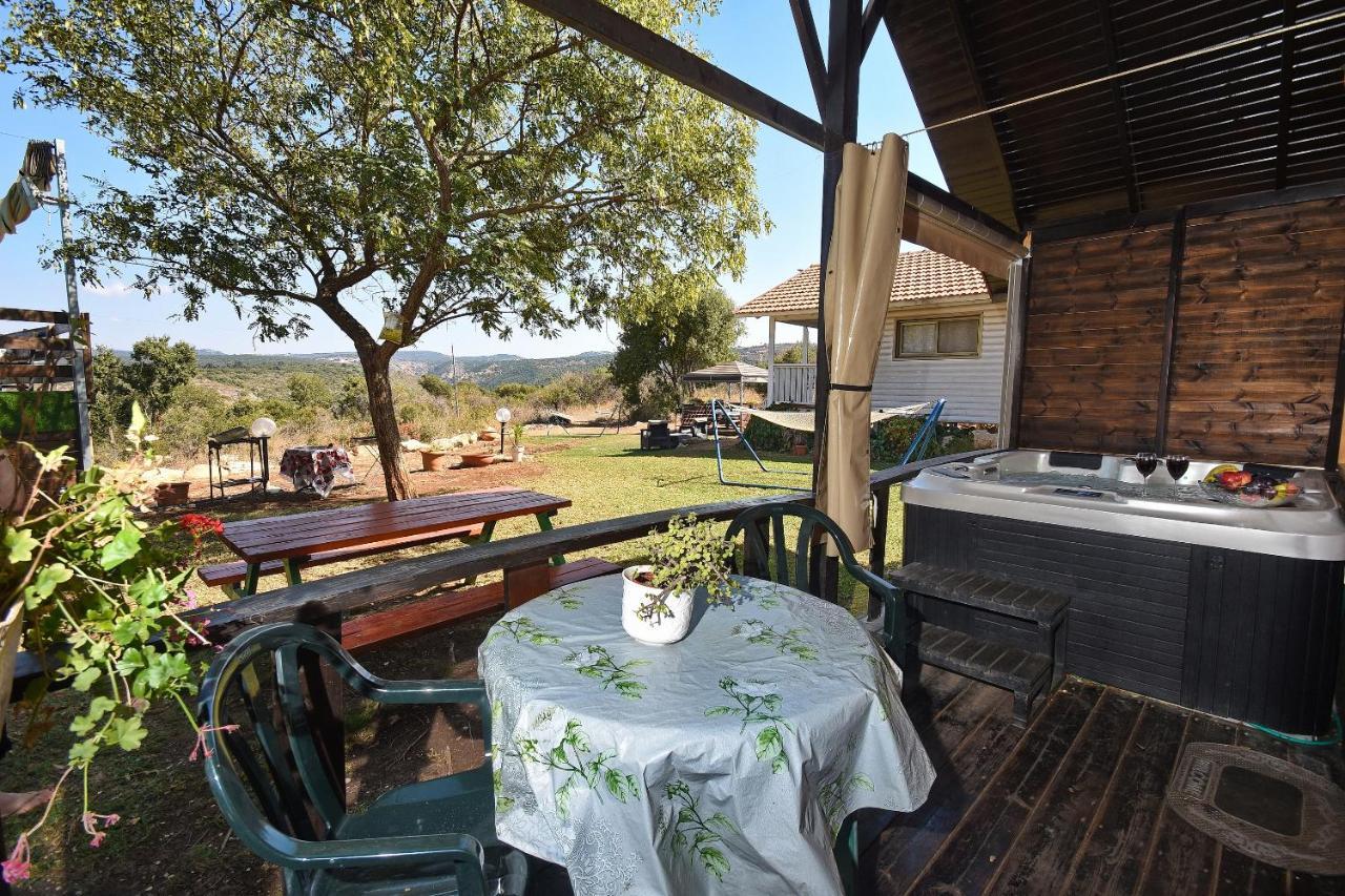 Tal Nof Cabins Villa Manot ภายนอก รูปภาพ