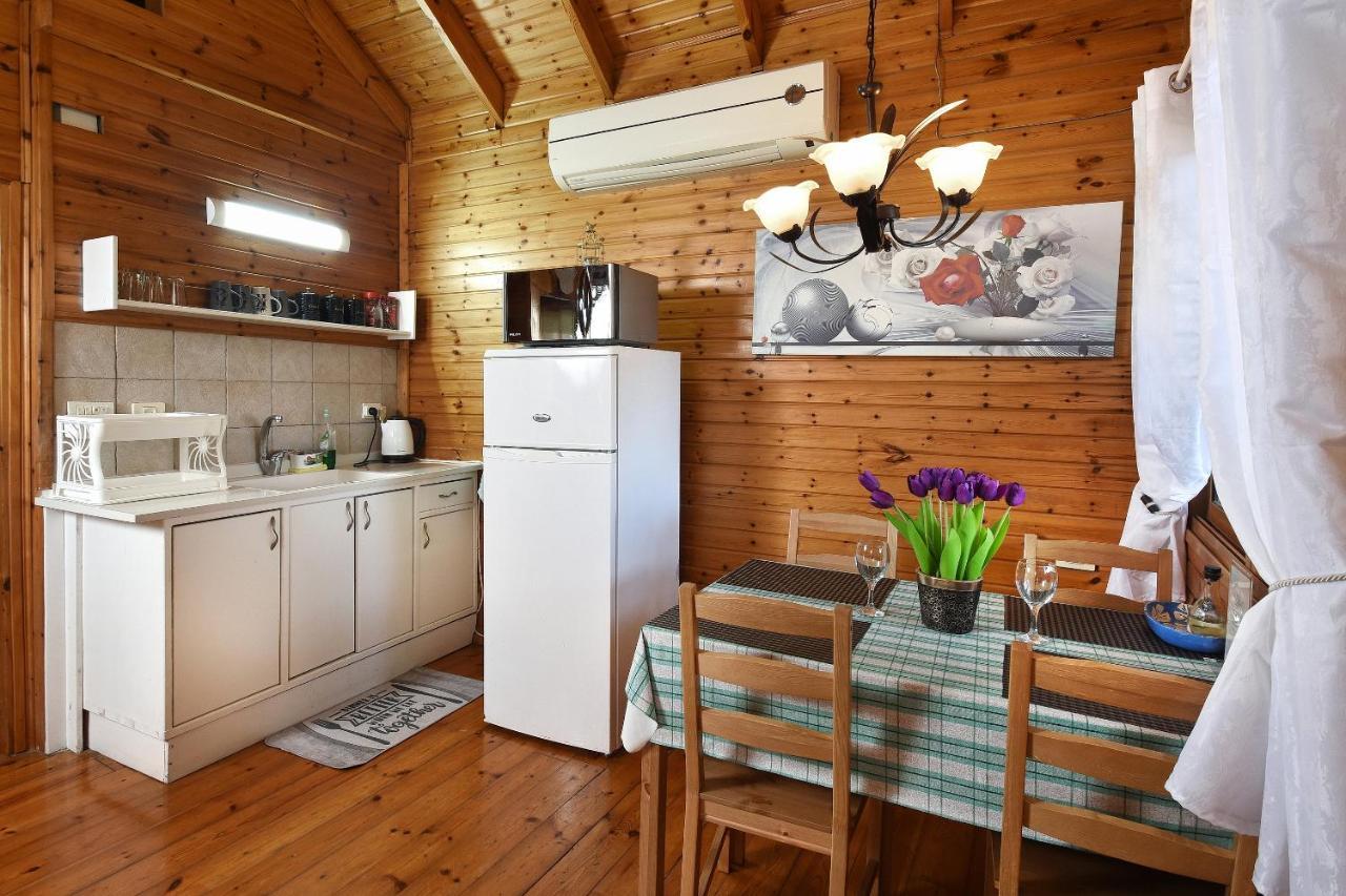 Tal Nof Cabins Villa Manot ภายนอก รูปภาพ